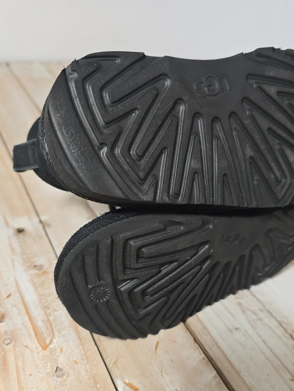 UGG Toddler Neumel II Suede Boots Black Size 9